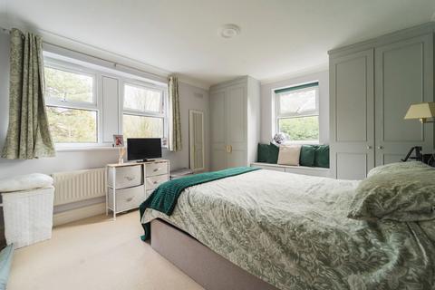 2 bedroom flat for sale, English Court, Surrey Road BH2