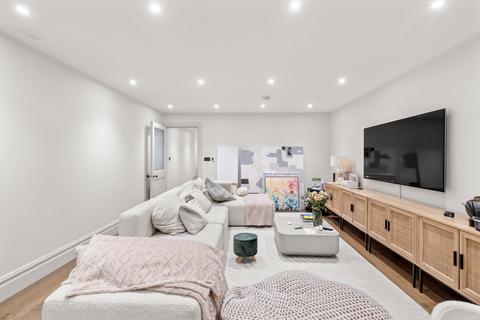 2 bedroom flat to rent, Bradbourne Street, Parsons Green, London