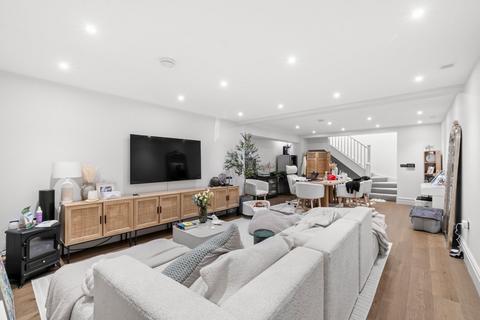 2 bedroom flat to rent, Bradbourne Street, Parsons Green, London