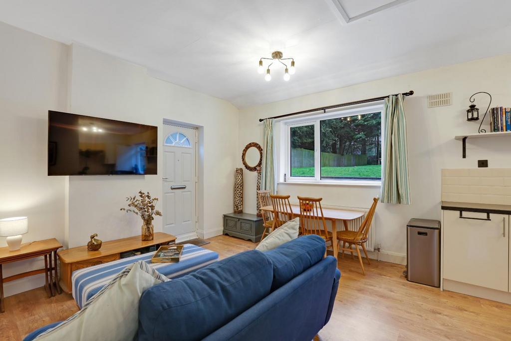 13-c9d5 JHProp World - 3, 7 Sydenham Avenue - 13.jpg