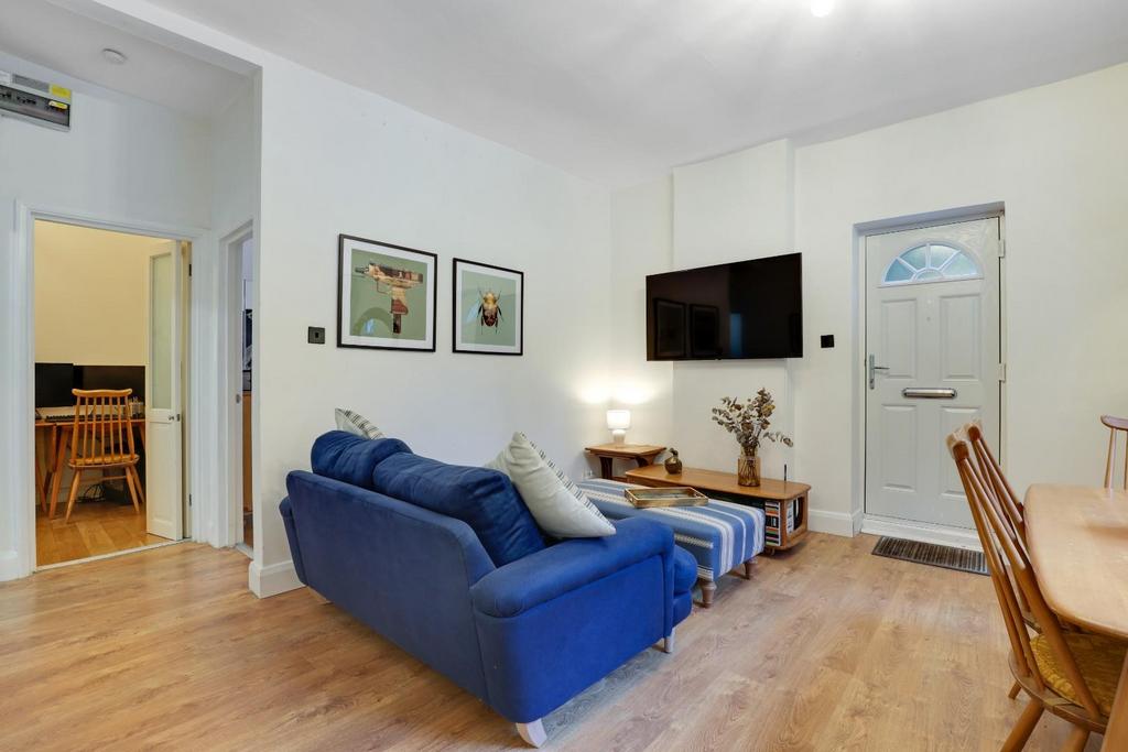 09-065a JHProp World - 3, 7 Sydenham Avenue - 1.jpg