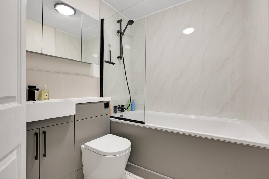 04-9a2d JHProp World - 3, 7 Sydenham Avenue - 31.jpg