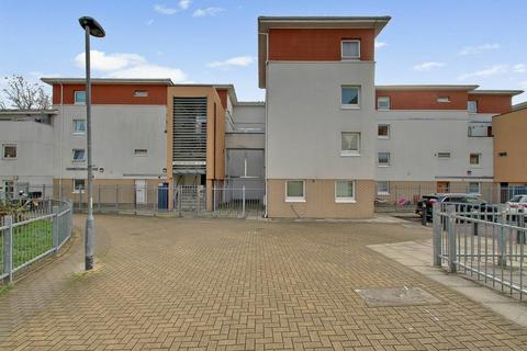 2 bedroom flat to rent, British Street, London E3