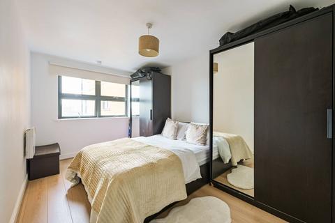 2 bedroom flat for sale, London E3