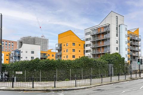 2 bedroom flat for sale, London E3