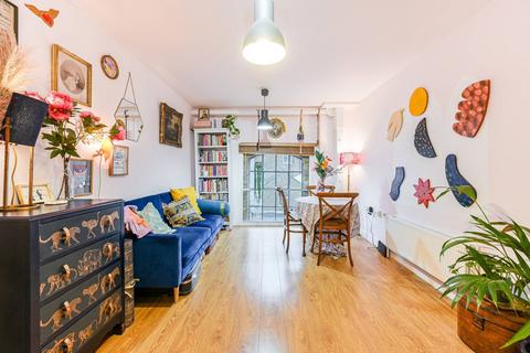 1 bedroom flat for sale, Theatre Place, New Cross, London, SE14