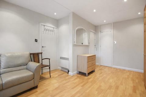 1 bedroom flat to rent, Collingham Gardens, Earls Court, London