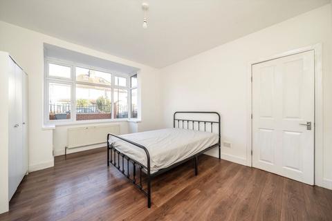 undefined, Heathdale Avenue, Hounslow TW4