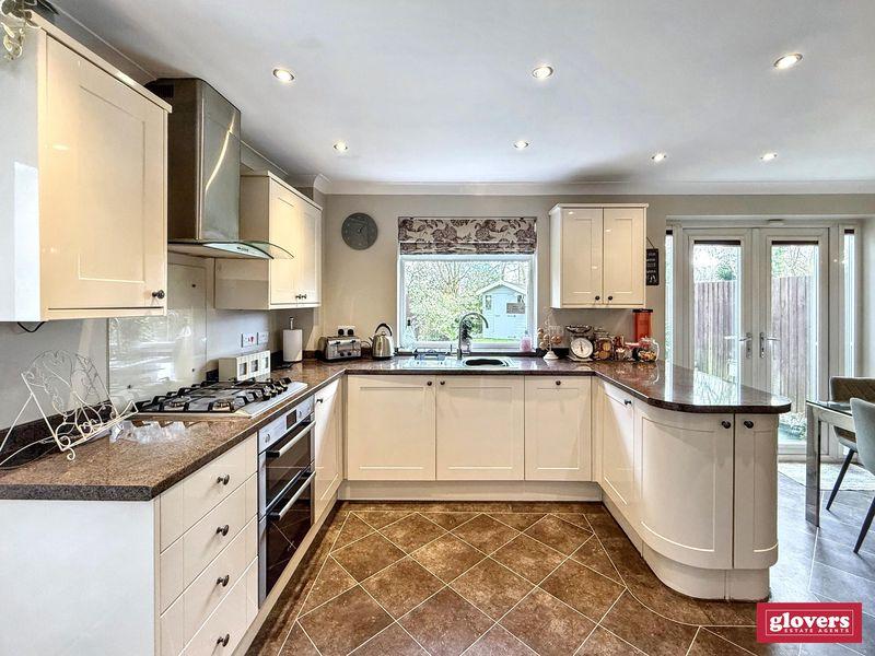 Dining kitchen