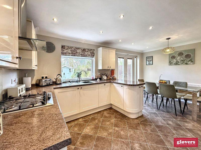 Dining kitchen