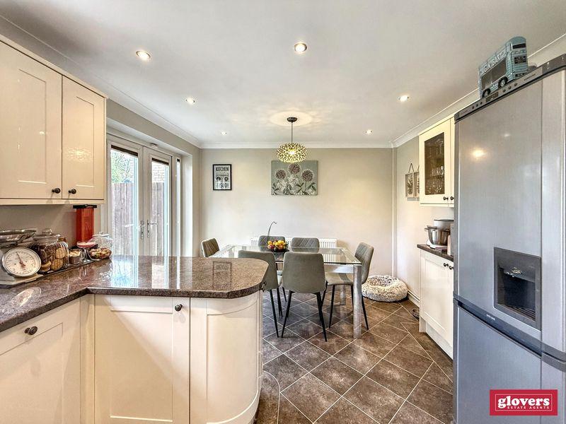Dining kitchen