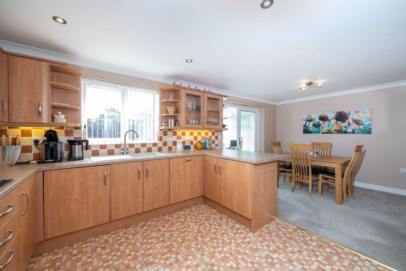 Dining kitchen