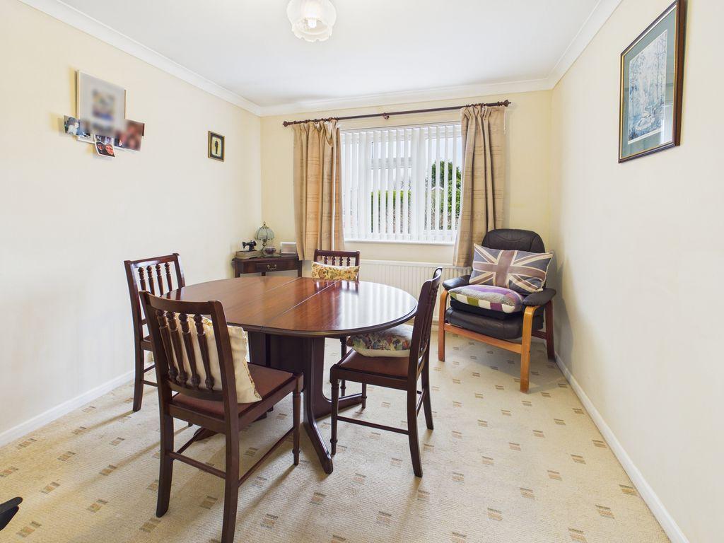 Dining Room /...