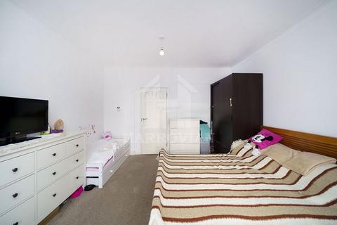 3 bedroom semi-detached house for sale, Vancouver Road, Edgware