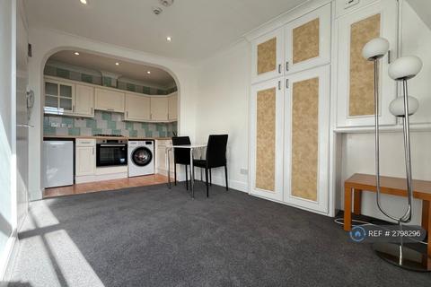 1 bedroom flat to rent, Howitt Road, London, NW3