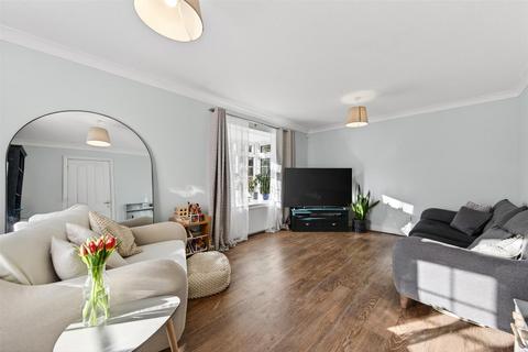 undefined, Sanders Close, Bedford MK42