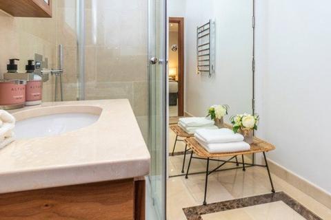 1 bedroom apartment to rent, Garden House, 86-92 Kensington Gardens Square