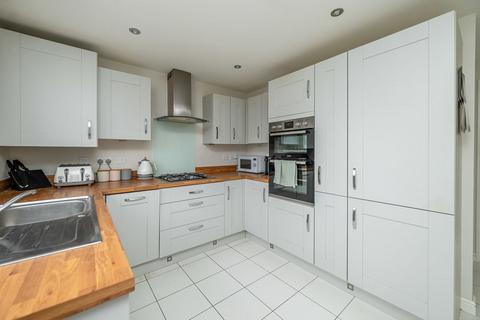 3 bedroom semi-detached house to rent, Hough Way, Shifnal, TF11 9PF