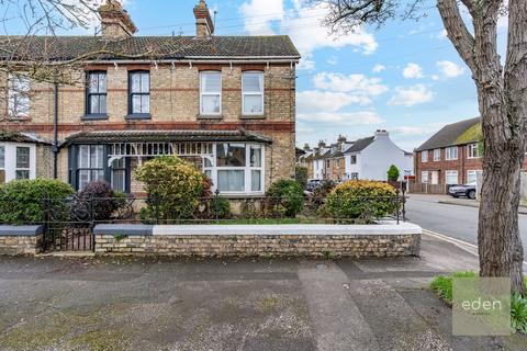 undefined, Queens Avenue, Snodland, ME6