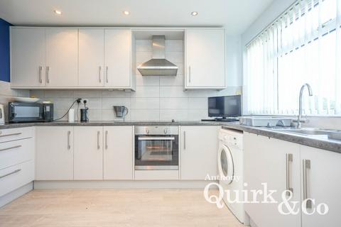 undefined, Caversham Park Avenue, Rayleigh, SS6