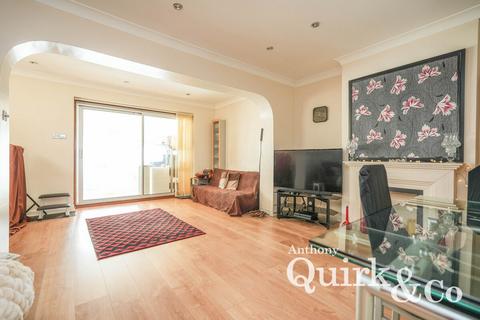 undefined, Caversham Park Avenue, Rayleigh, SS6