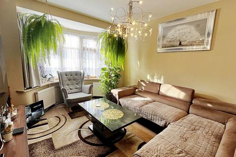 4 bedroom semi-detached house for sale, Farndale Crescent, Greenford