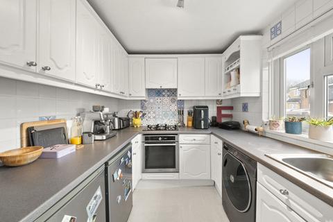 1 bedroom flat for sale, Hendren Close, Greenford