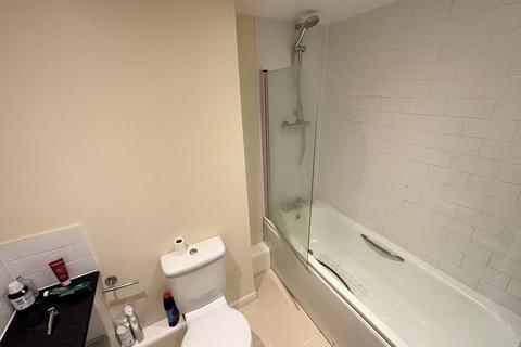 1 bedroom flat to rent, Throwley Way, Sutton