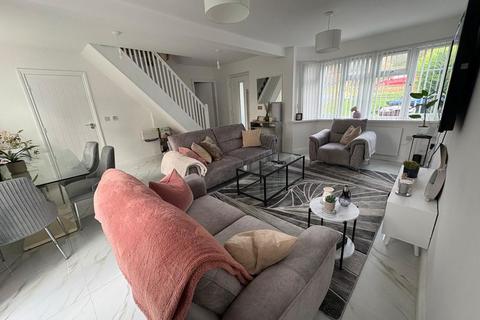 2 bedroom semi-detached house to rent, Hollycroft Crescent, Hinckley