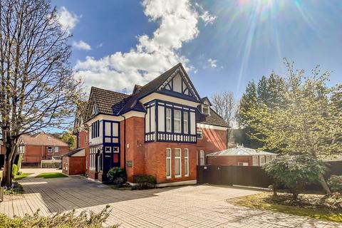 2 bedroom apartment to rent, Tower Road, Branksome Park - Available Now
