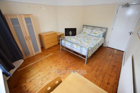 1 bedroom terraced house to rent, Birchfield Road, Northampton NN1