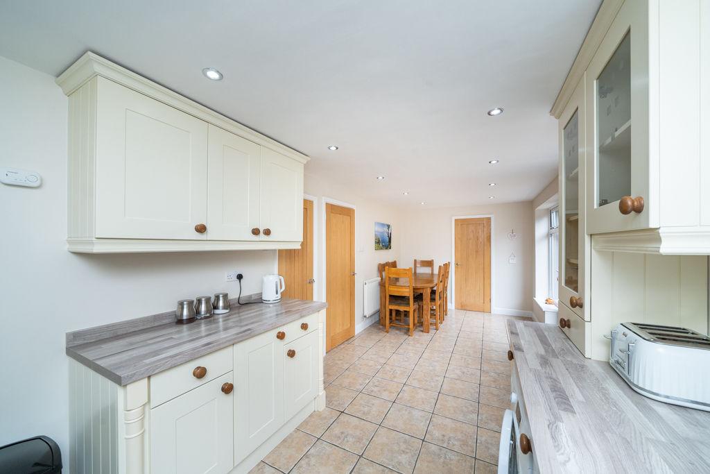 Dining kitchen
