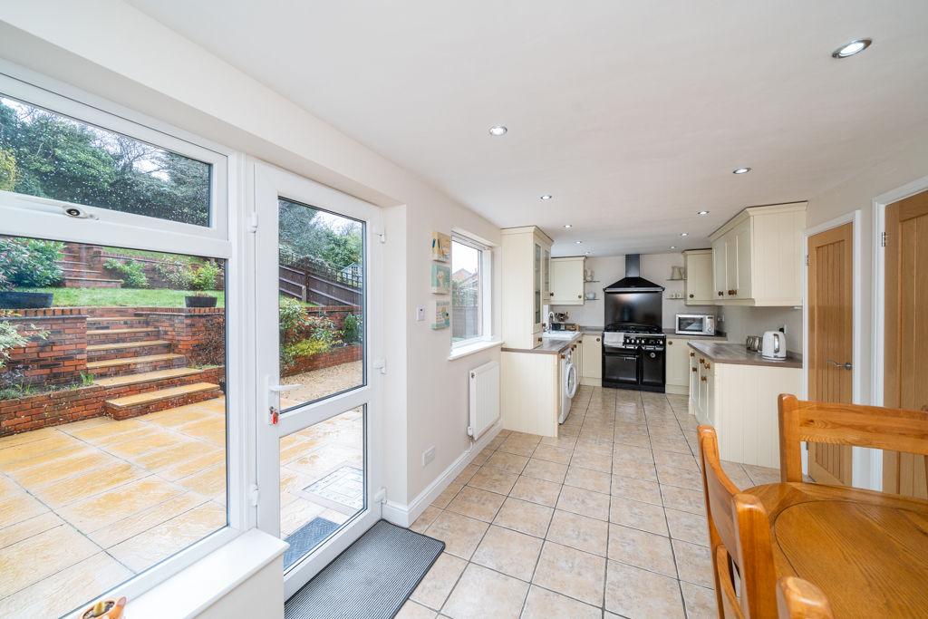 Dining kitchen