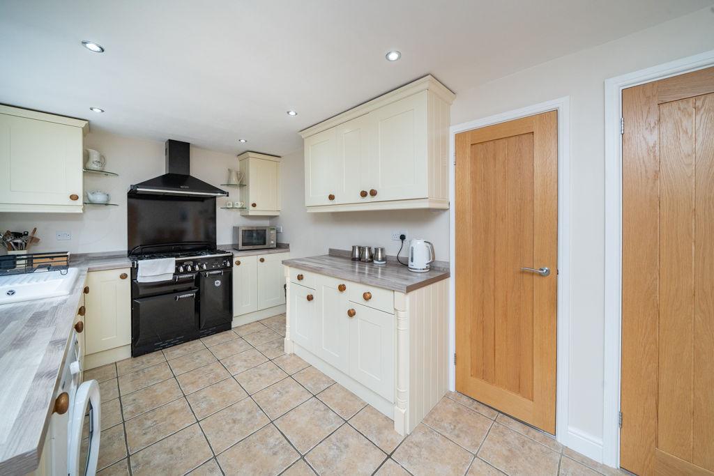 Dining kitchen