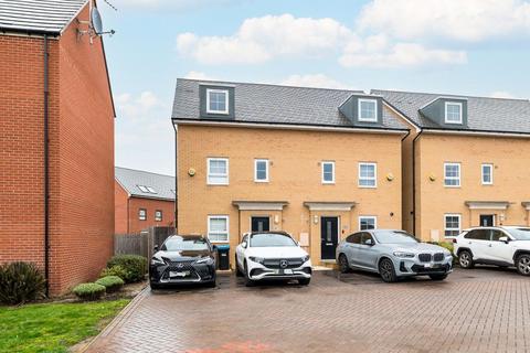 4 bedroom semi-detached house for sale, Eagle Farm South, Milton Keynes MK17