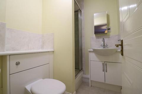 2 bedroom flat to rent, Edgware HA8