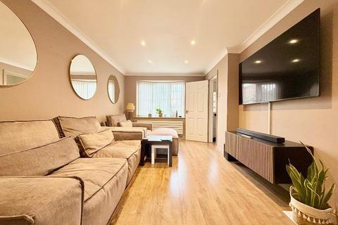 undefined, Whitwell Close, Barton Hills, Luton, Bedfordshire, LU3 4BS