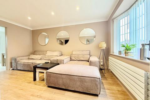 undefined, Whitwell Close, Barton Hills, Luton, Bedfordshire, LU3 4BS