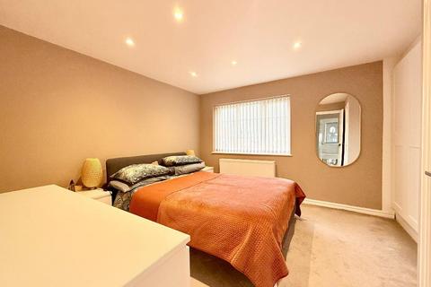 2 bedroom end of terrace house for sale, Whitwell Close, Barton Hills, Luton, Bedfordshire, LU3 4BS