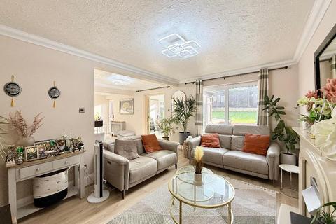 undefined, Lippitts Hill, Old Bedford Road Area, Luton, Bedfordshire, LU2 7YN