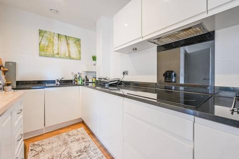 Steevens Court, Tower Hamlets, London, E14