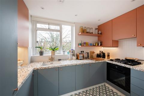 2 bedroom flat for sale, Lambolle Road, Belsize Park