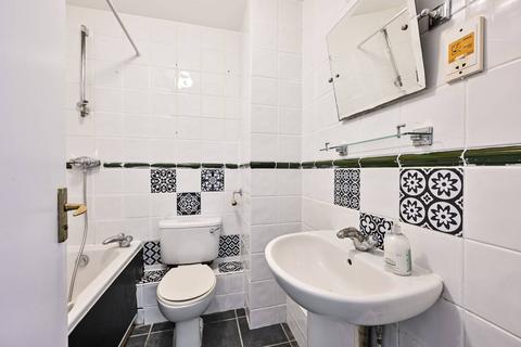 2 bedroom flat to rent, Maltings Place, Sands End, London, SW6