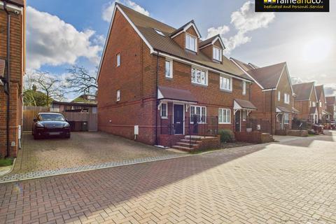 4 bedroom semi-detached house for sale, Fenton Close, Potters Bar