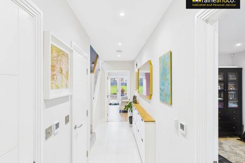 4 bedroom semi-detached house for sale, Fenton Close, Potters Bar