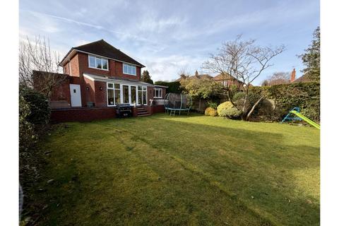 3 bedroom detached house for sale, Melrose Avenue, Newcastle, ST5