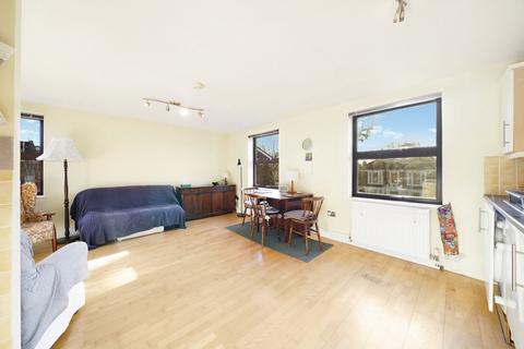 1 bedroom flat for sale, Cavendish Road, Brondesbury, LondonPk, NW6
