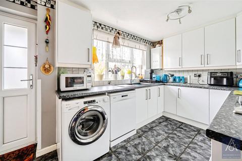 4 bedroom detached house for sale, Willow Drive, Buckinghamshire MK18