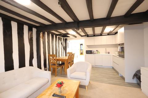 1 bedroom flat to rent, High street, Central, Stratford-upon-Avon, CV37