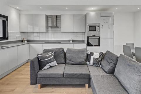 2 bedroom flat to rent, Oakland Road, London  NW2